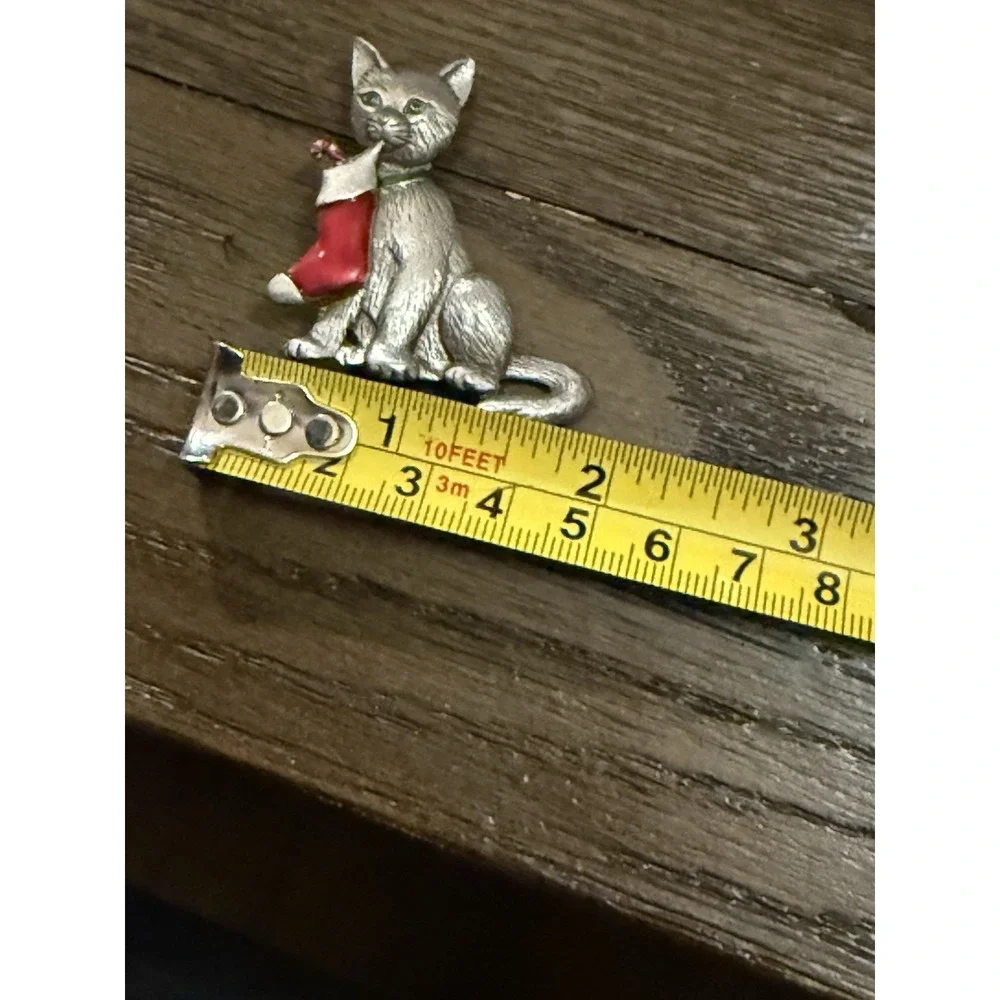 VTG Cat w Red Enamel Holiday Stocking Brooch Pin Pewter JJ Jonette Kitten Kitty